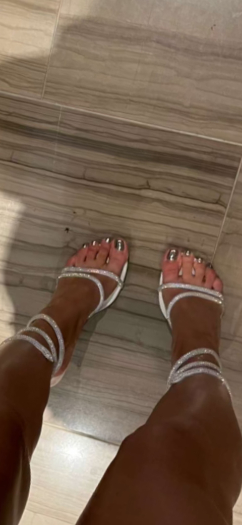 feetpicsfreak nude