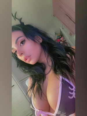 OnlyFans Star <strong>squishi💖</strong> Refreshes Bio for a New Era