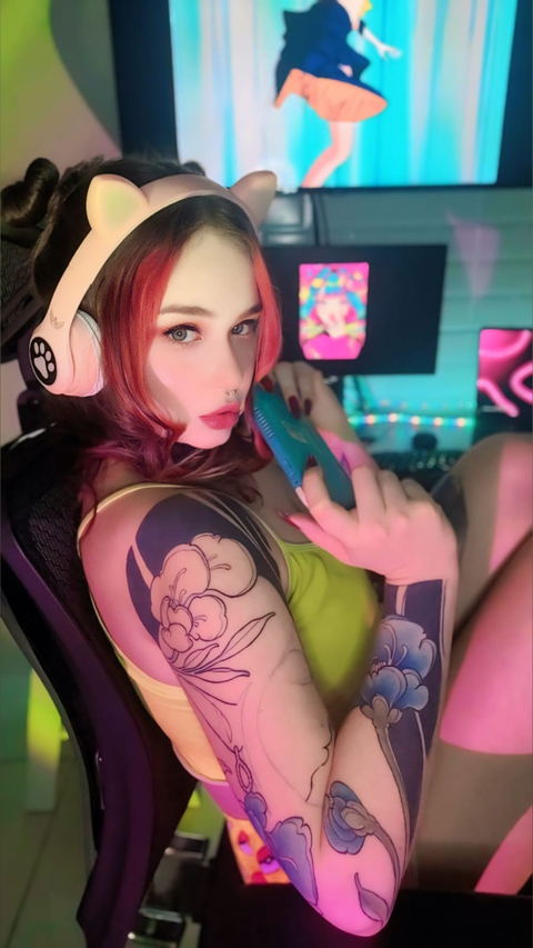 @neondolllfree