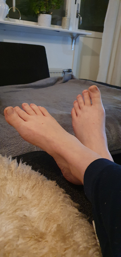 pixiefeet1981 nude