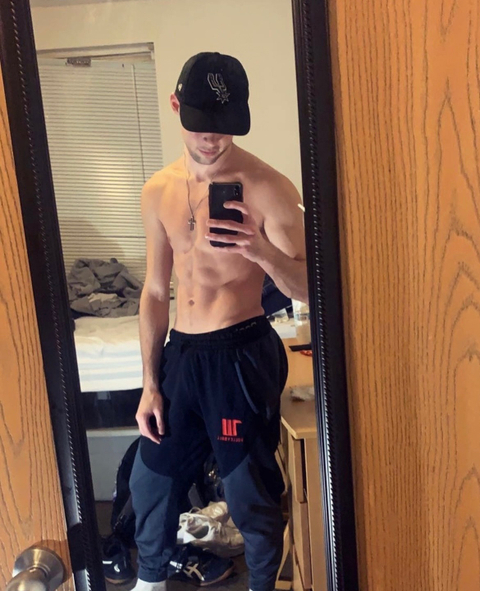 @collegejock2121