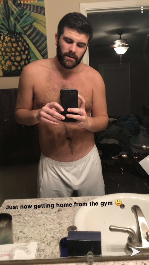 trav.is23 nude