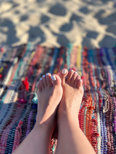 @sandy_beachfeet