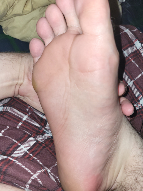 @softfeetboy