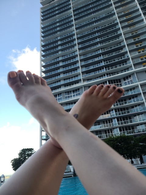 sexyflinstonefeet nude