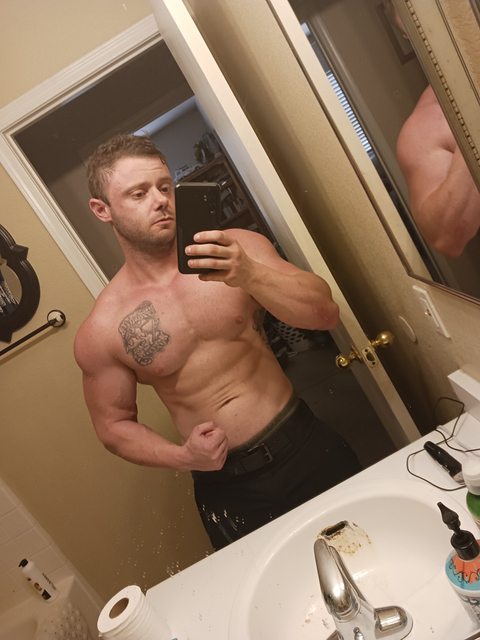 michaelrosshasgotahuge.d nude