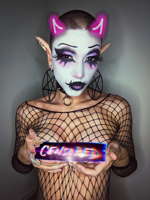 @genderlessglamourghoul