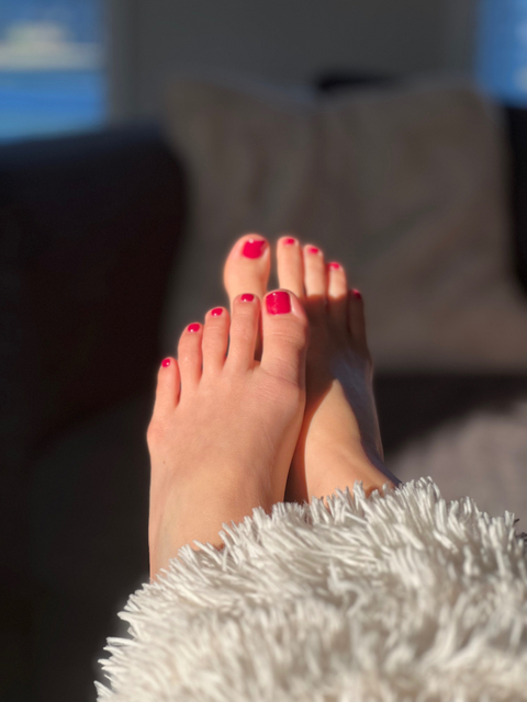 toefootie nude