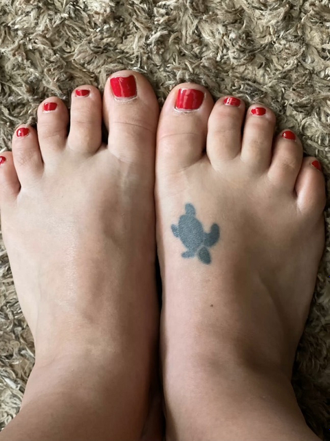 redfeetsies nude