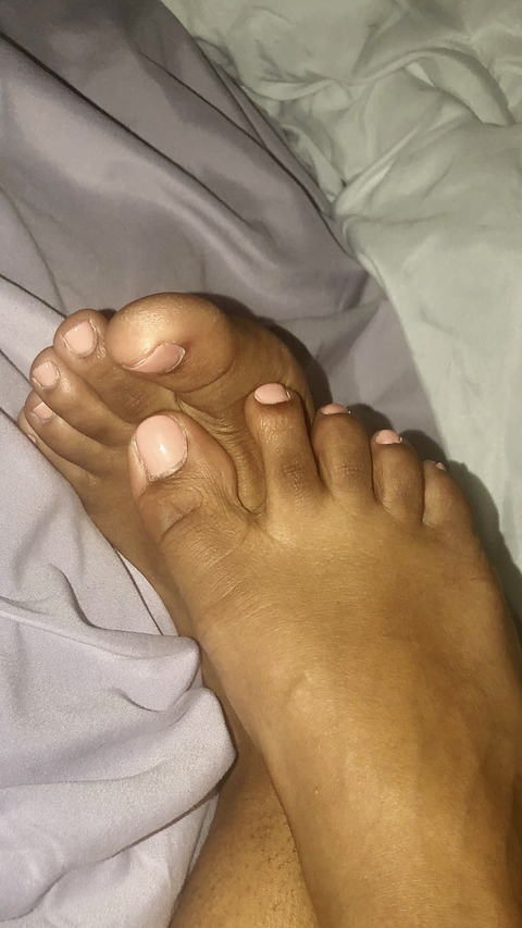 @candycoveredfeet