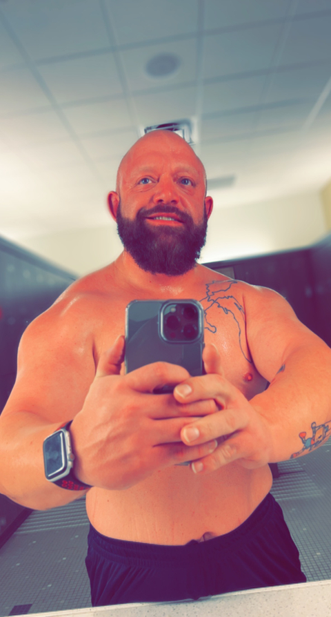 muscledaddy-81 nude