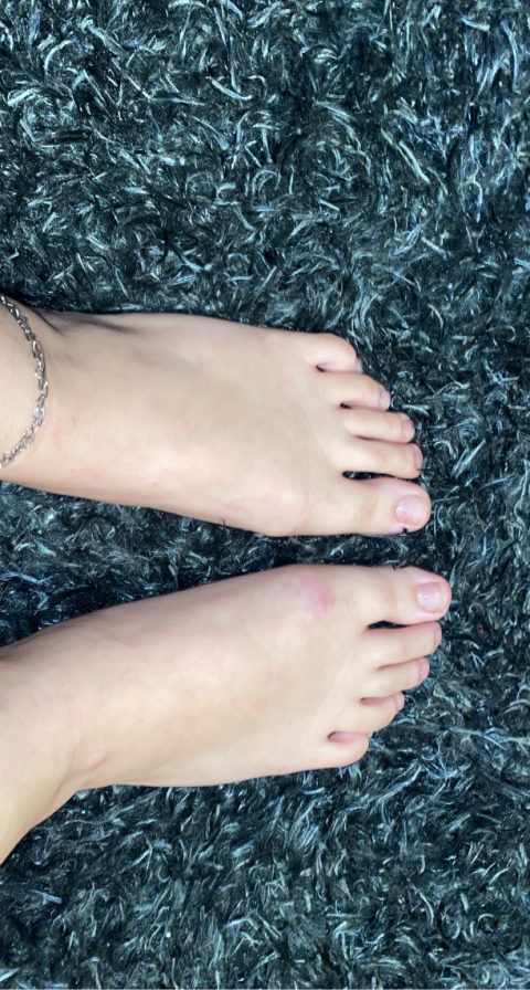 agirlandherfeet nude