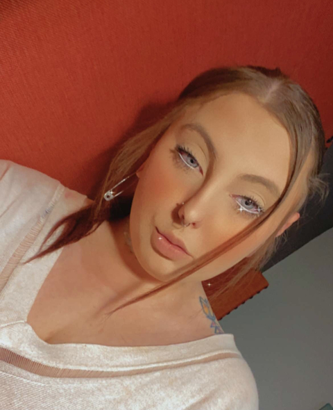 KB - strawberrybabygirlkisses OnlyFans