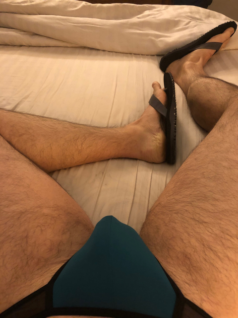 gayundiesandfeetfan nude