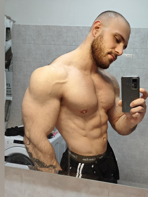 @musclemoney