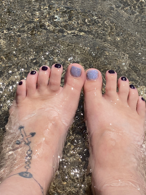 playsthefootsies nude