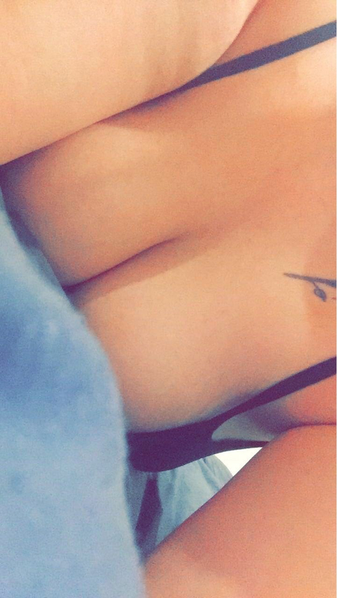 sexybxtch1 nude