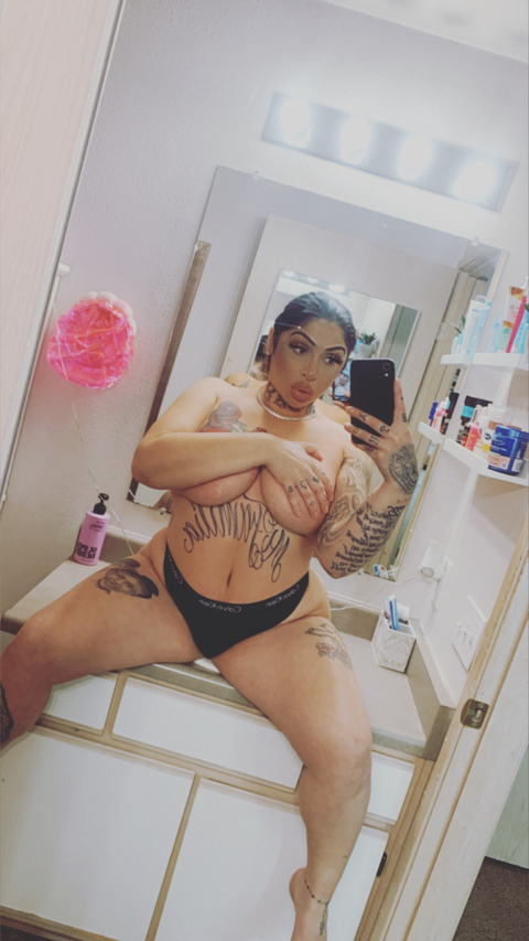 chulamonasworld.com nude