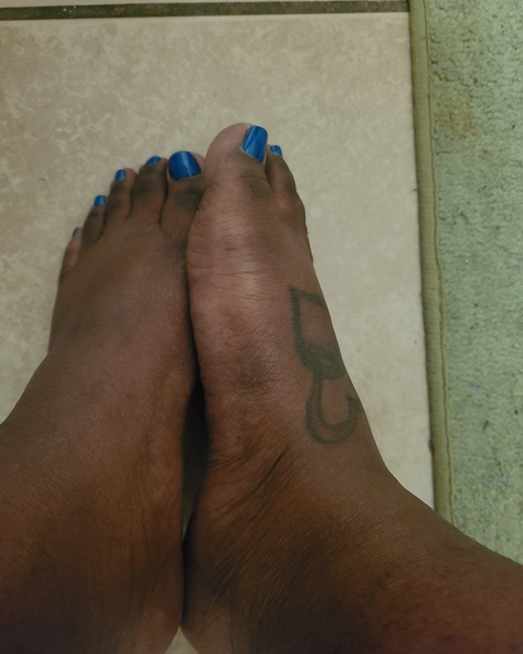 melaninsolesntoes nude