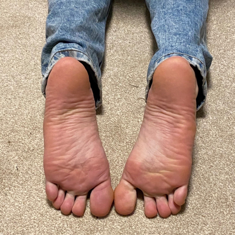 @myboyfriendsfeet