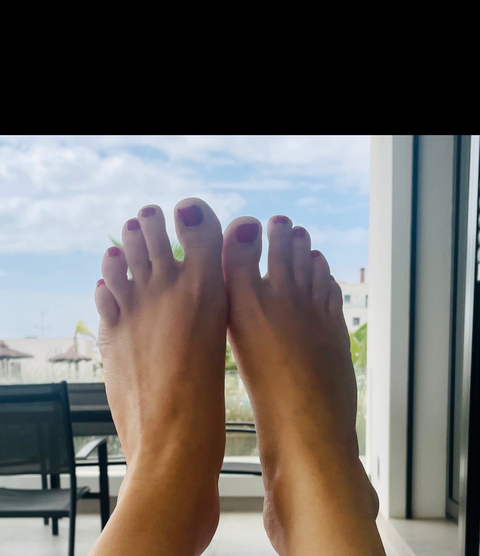 legswithfeet2love nude