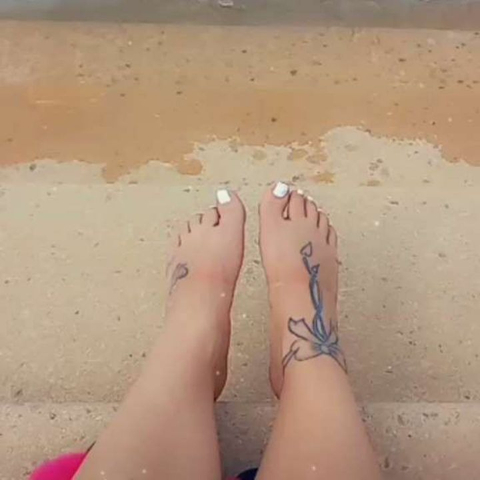 @smallsexyfeet33