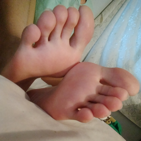 @feet_itz