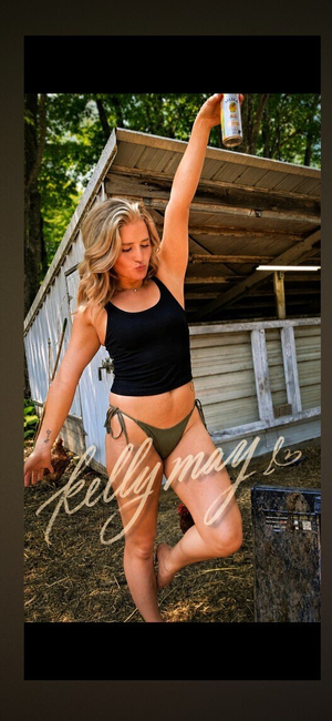 OnlyFans Star <strong>𝓚𝓮𝓵𝓵𝔂𝓶𝓪𝔂18𝓿𝓲𝓹</strong> Updates Profile Bio with Exciting New Details!