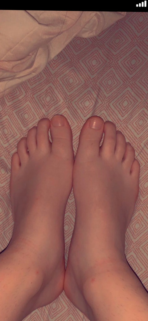 sellingmysexyassfeet nude