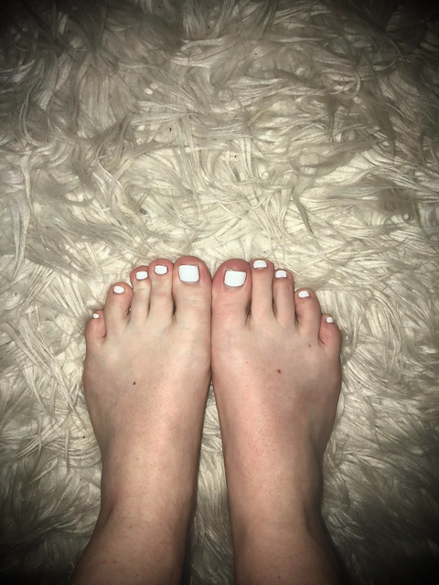 smallcutiefeet nude