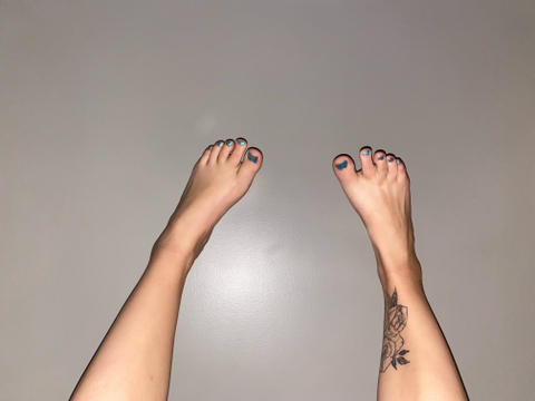 @taylors.feet