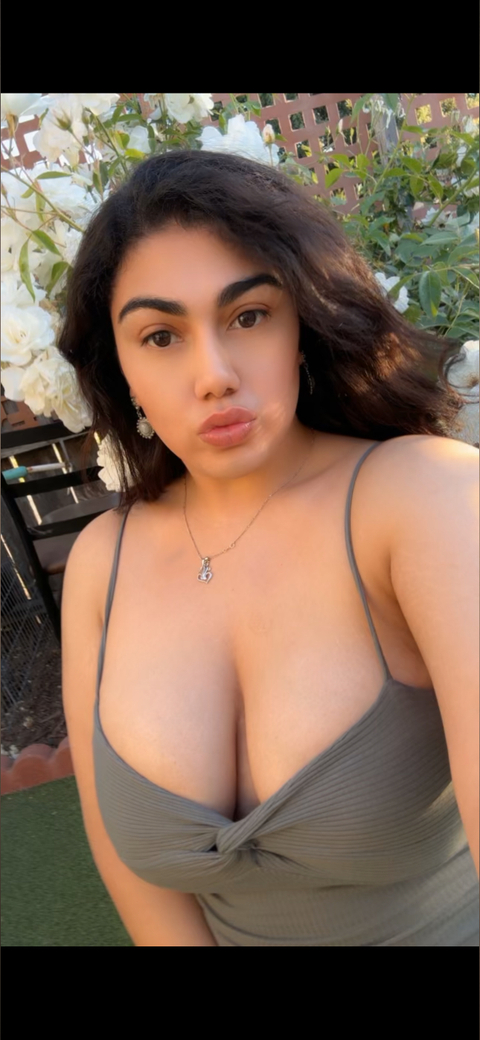 @lareinarubyy