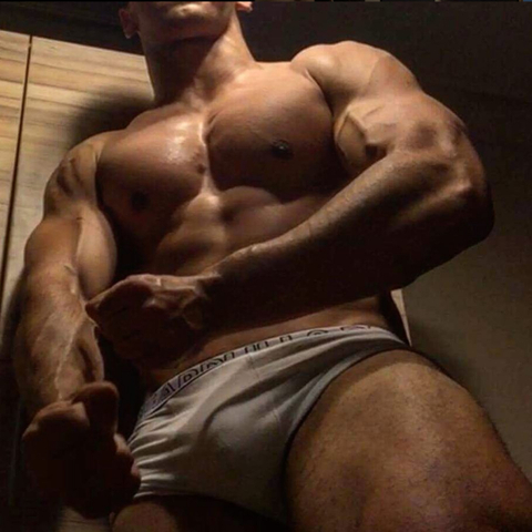 @muscleemperor