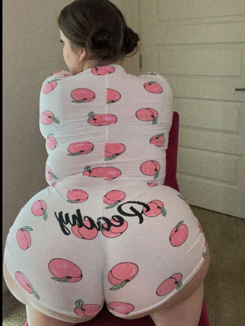 @peachesandkreme