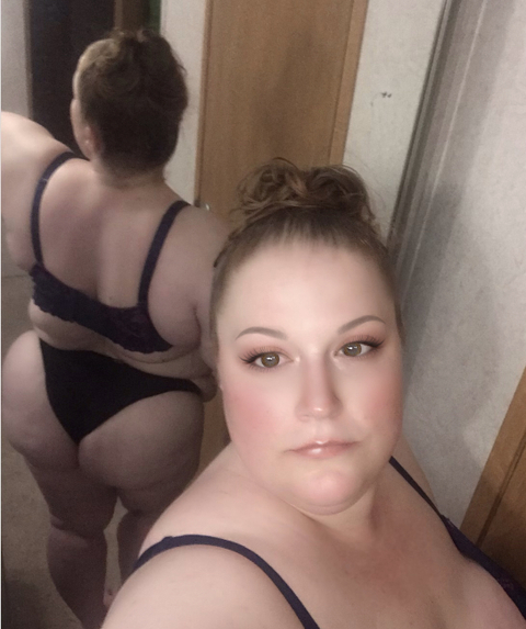 bbwmollynicole nude