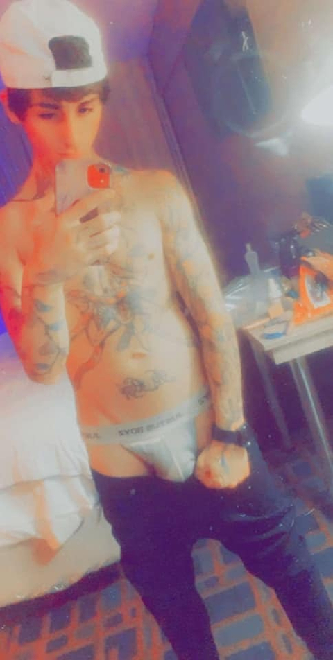 tattedhungtwink nude