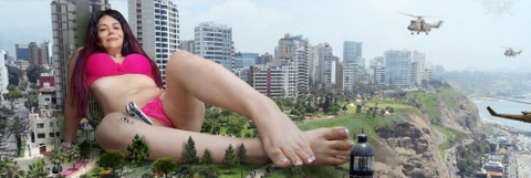 giantess.debora nude