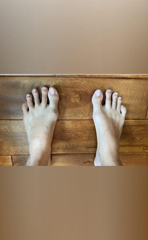 urnewfavoritefeet nude