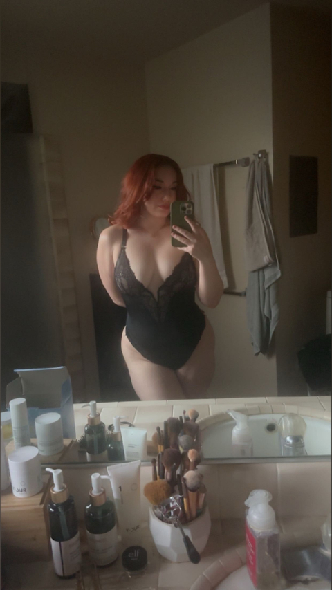 @redheadnextdoor26