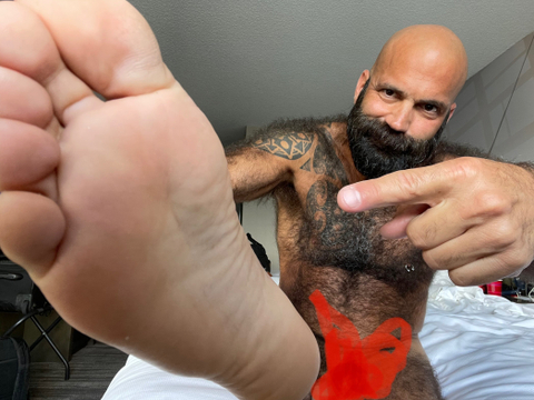 @beardedfootman