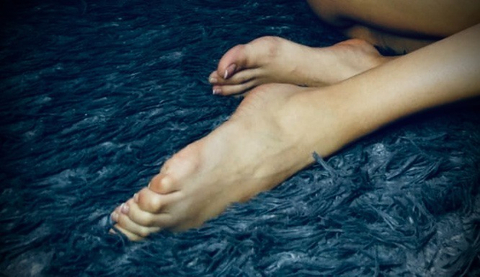 rosita-pieds nude