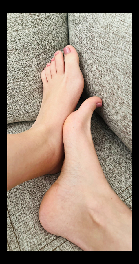 @meefeetmee