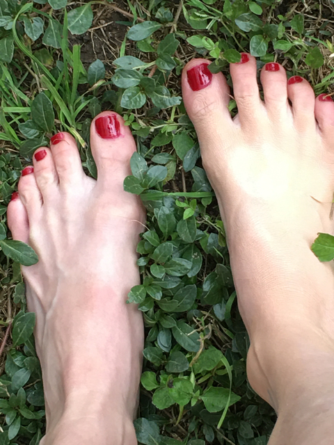 @mfeetpix