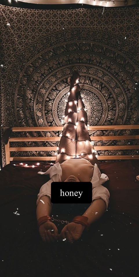 honeybee96649 nude