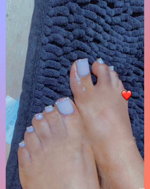 @herfeetdetective