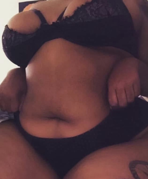 @curvy_goddess_