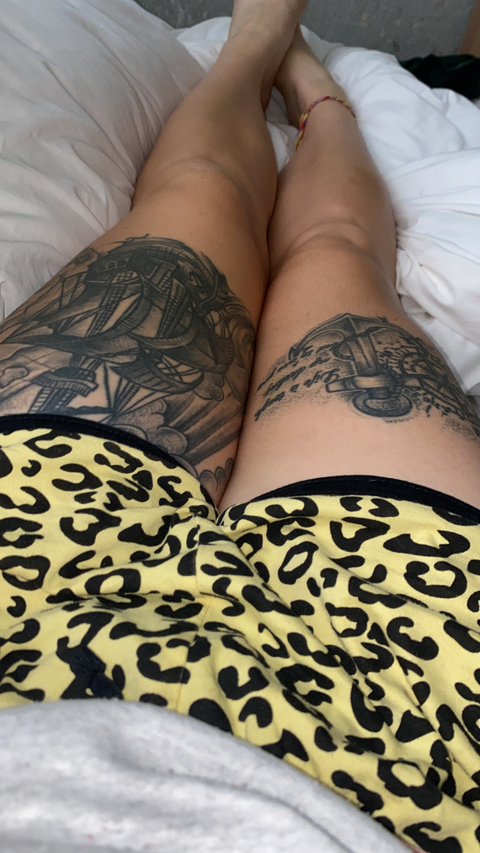 thickthighs5ft11 nude