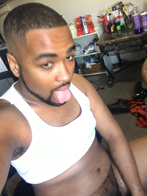 yofavoriteprettyboy nude