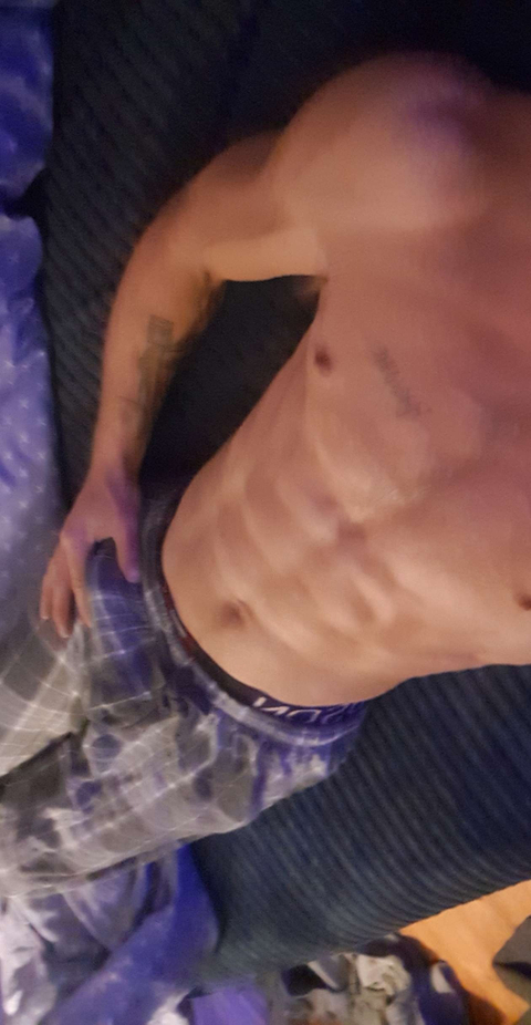 tommyhugsten92 nude