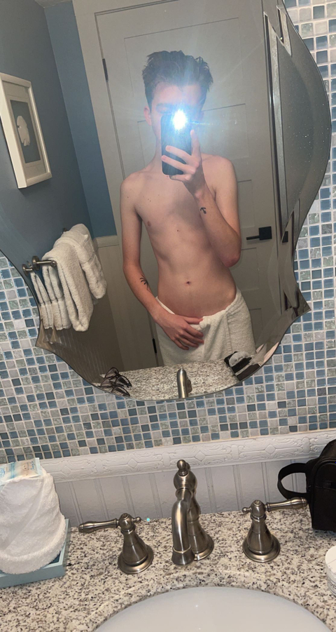 bisexual19twink nude